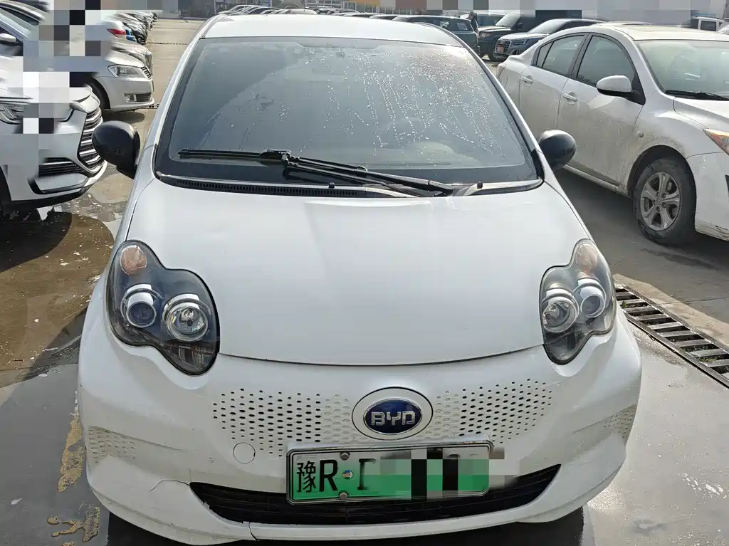 BYD E1