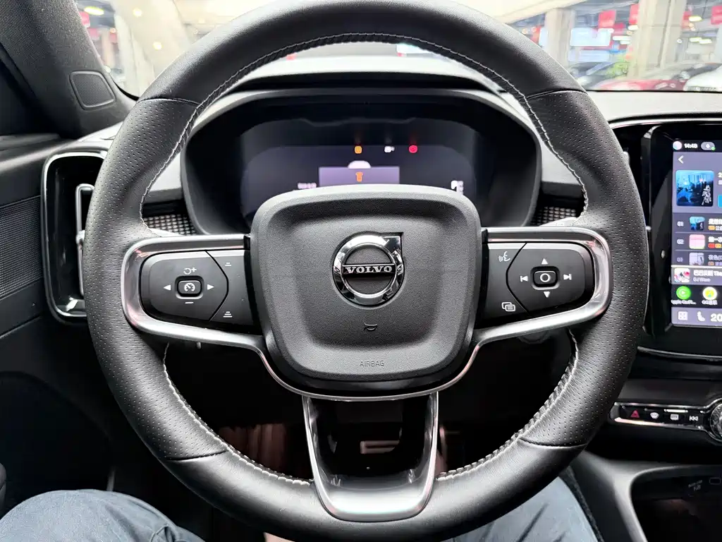 Volvo XC40 NEV — миниатюра 14
