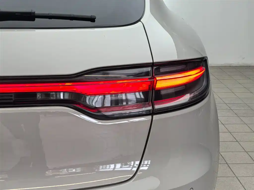 Porsche Macan — миниатюра 19