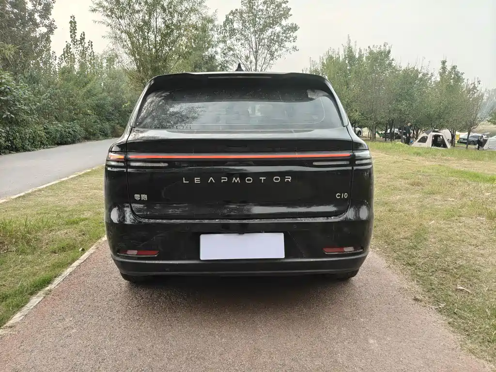 Leapmotor Leapmotor C10 — миниатюра 8