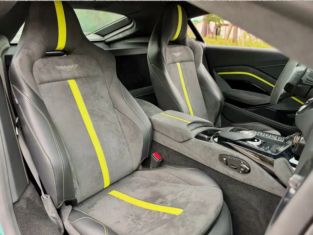 Aston Martin V8 Vantage — миниатюра 5