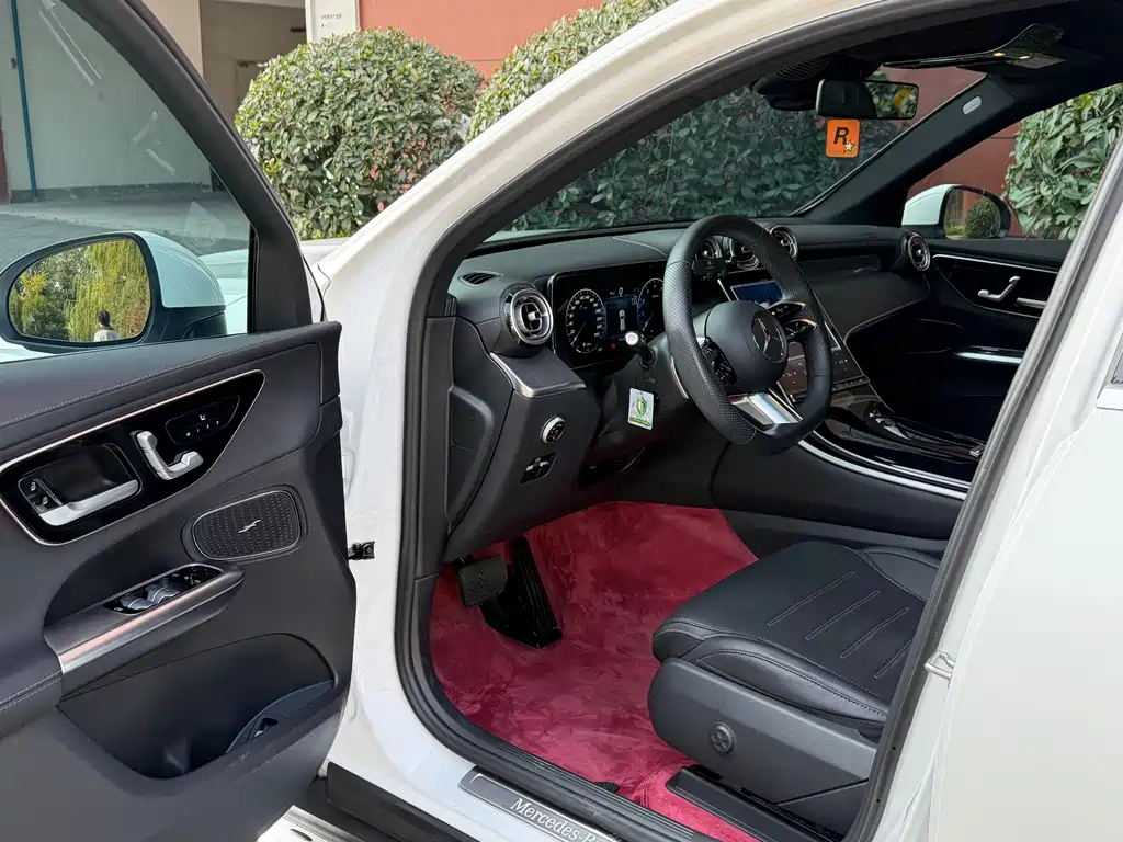 Mercedes-Benz GLC 2024 GLC 260 L 4MATIC 5 мест