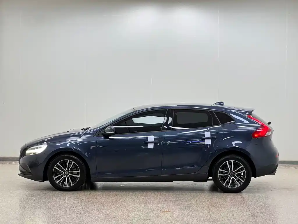 Volvo V40 — миниатюра 13
