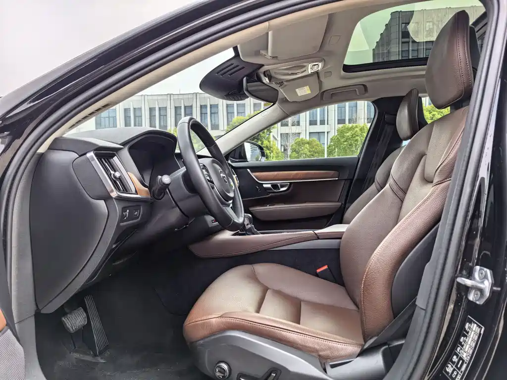 Volvo S90 2019 T5