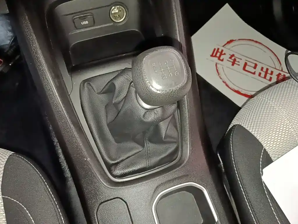 Wuling Hongguang S3 — миниатюра 14