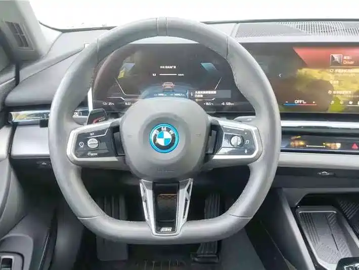 BMW i5 — миниатюра 6