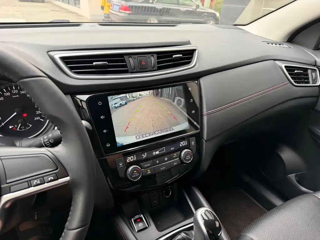 Nissan Qashqai — миниатюра 10