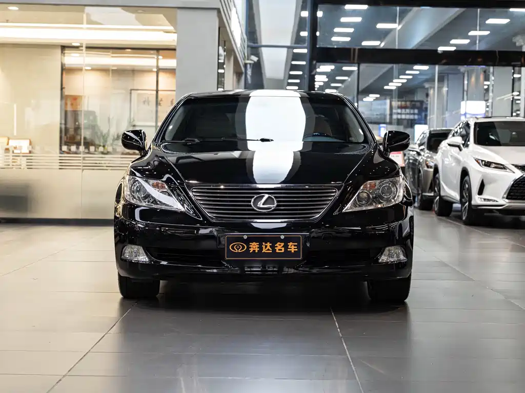 Lexus LS — миниатюра 2