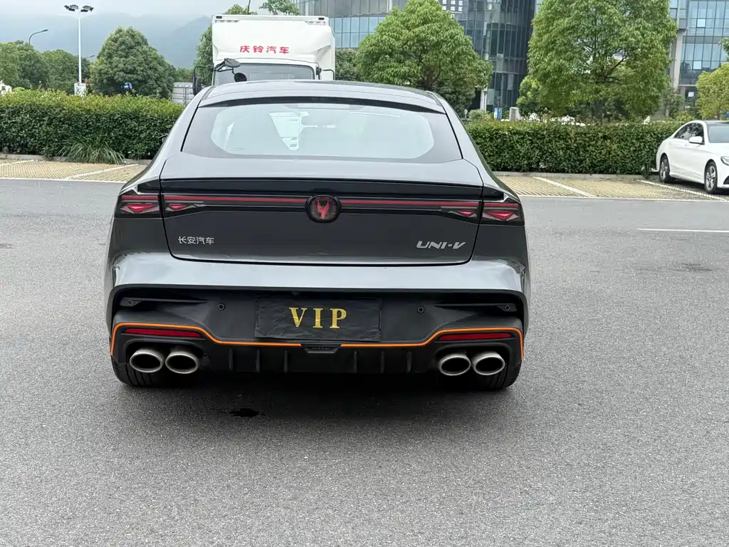 Changan UNI-V 2025 1.5T 500Bar Luxury Sport
