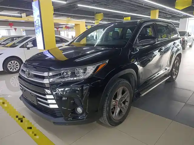 TOYOTA HIGHLANDER