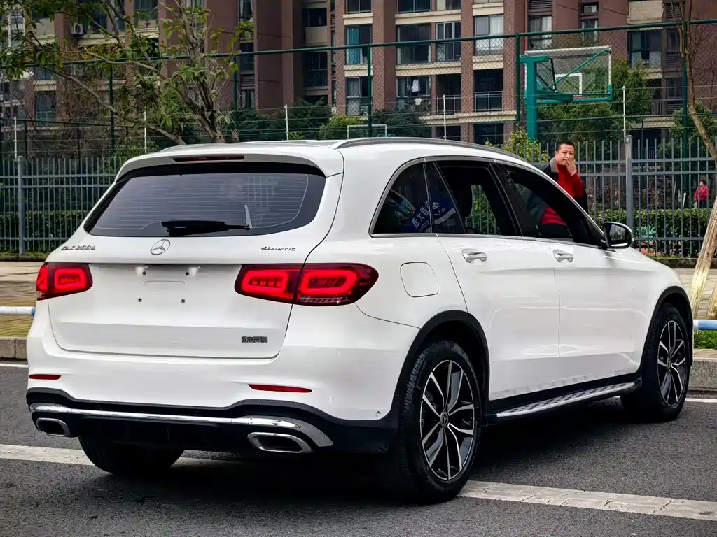 MERCEDES-BENZ GLC
