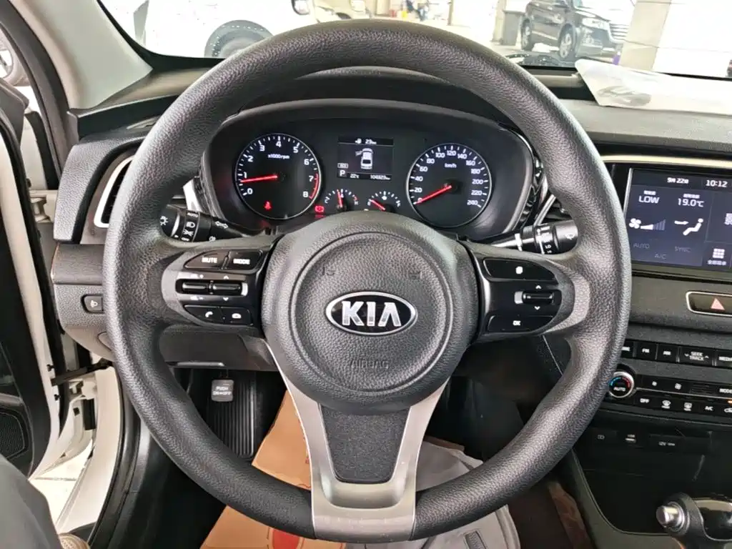 Kia K4 — миниатюра 11