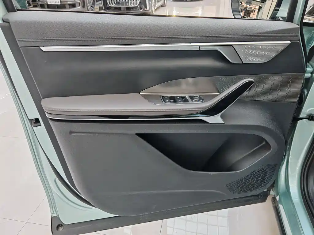 SAIC MAXUS EVERYONE 7