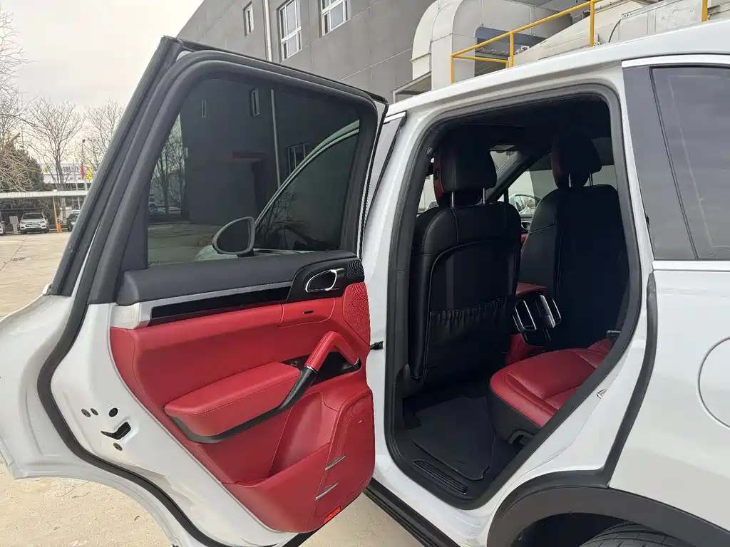 PORSCHE CAYENNE NEW ENERGY