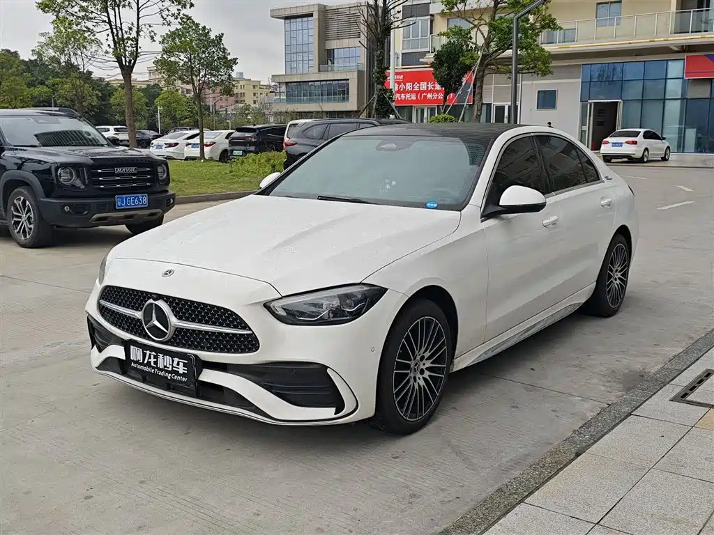 Mercedes-Benz C-Class 2024