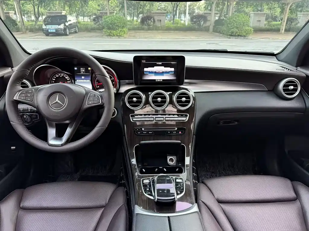 Mercedes-Benz GLC 2018 GLC 260 4MATIC Luxury
