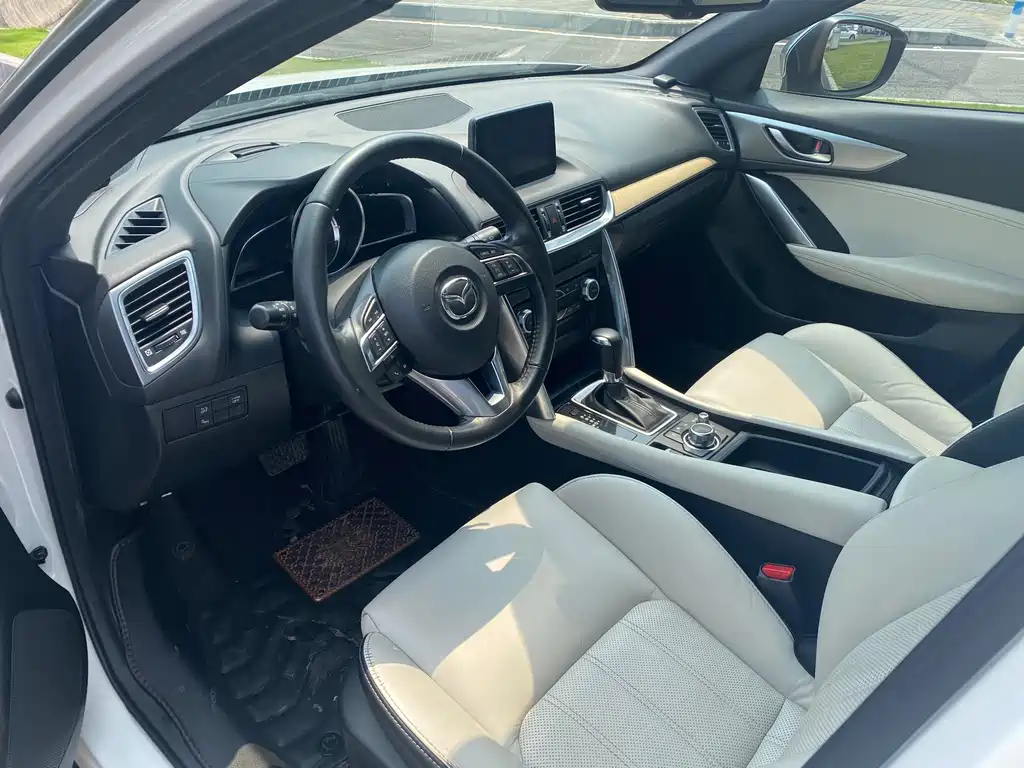 Mazda CX-4 2016 2.0L AT Lead