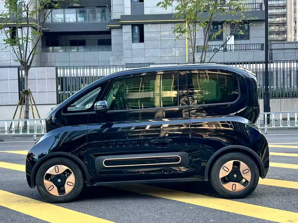 Baojun KiWi EV 2022 — фото 15