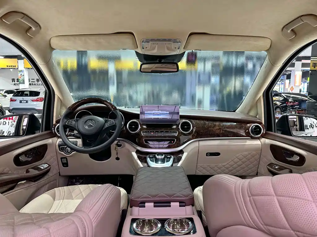Mercedes-Benz V-Class (Import) — миниатюра 7