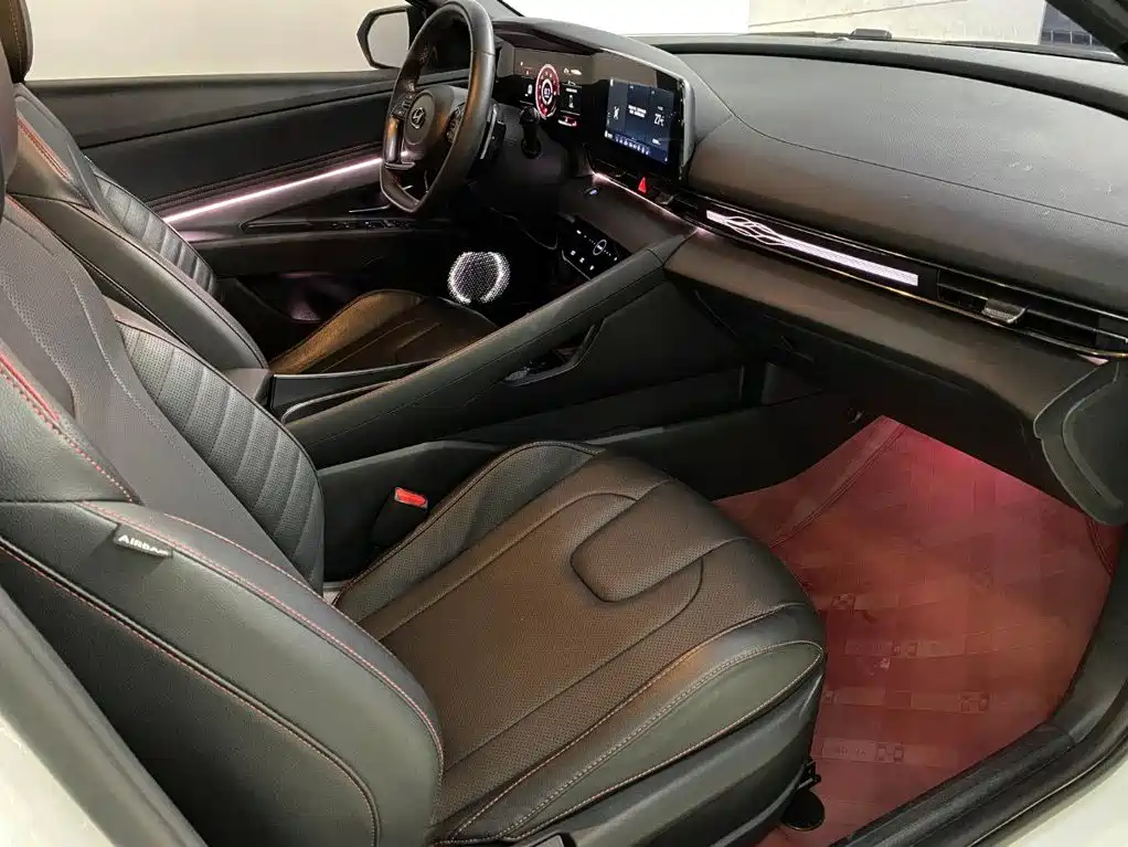 Hyundai Elantra 2022 240TGDi DCT LUX Luxury