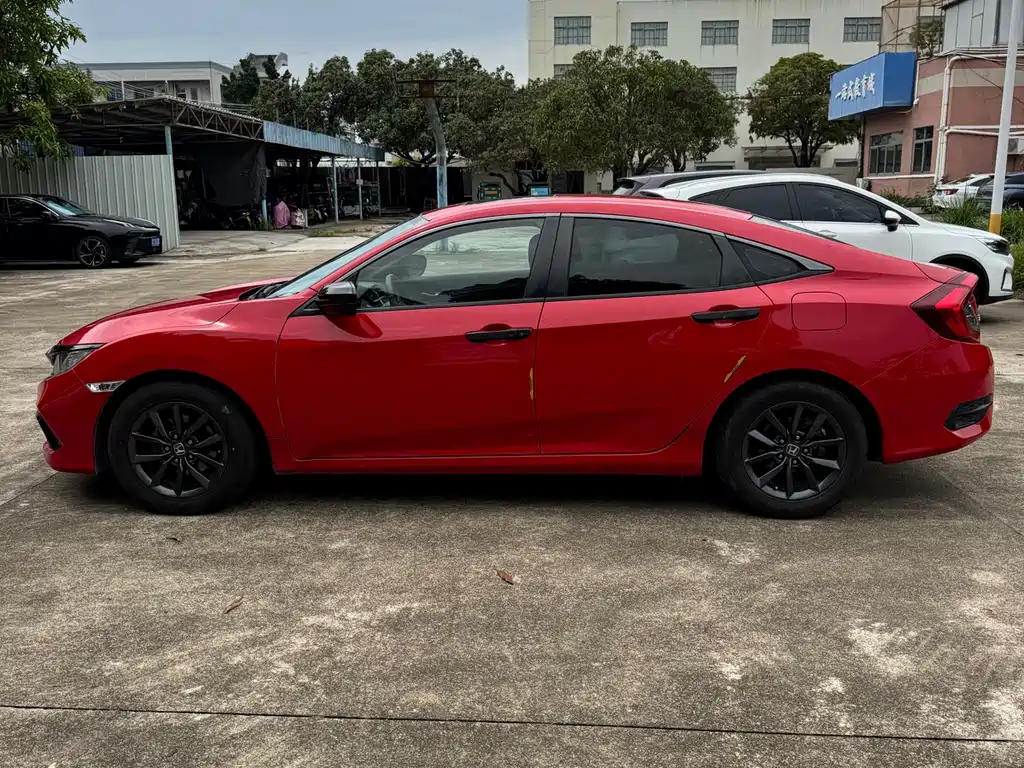 Honda Civic - фото 6