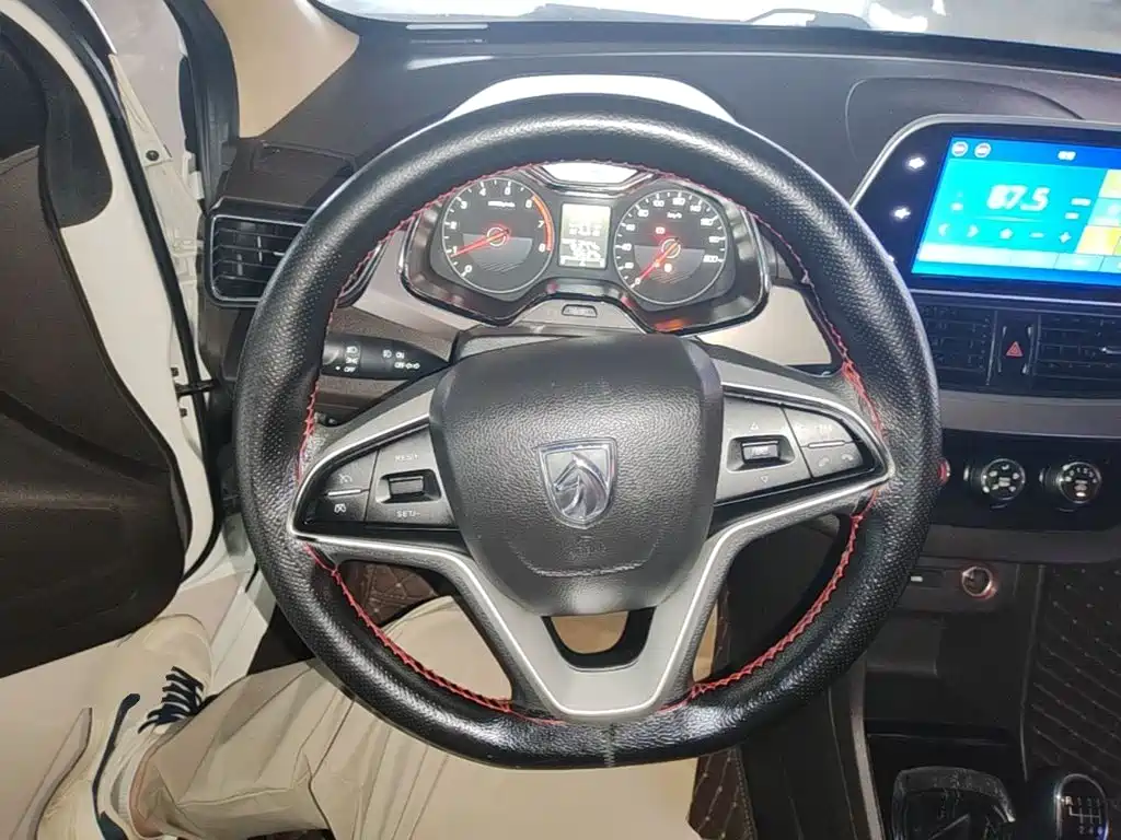 Baojun 310W — миниатюра 11