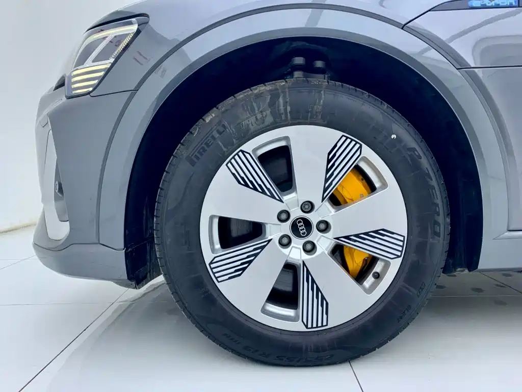 Audi e-tron — миниатюра 7