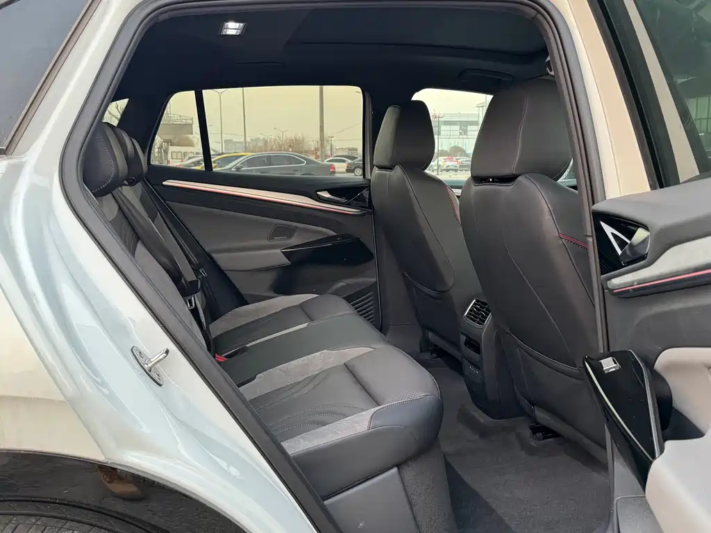 VOLKSWAGEN ID.4 CROZZ