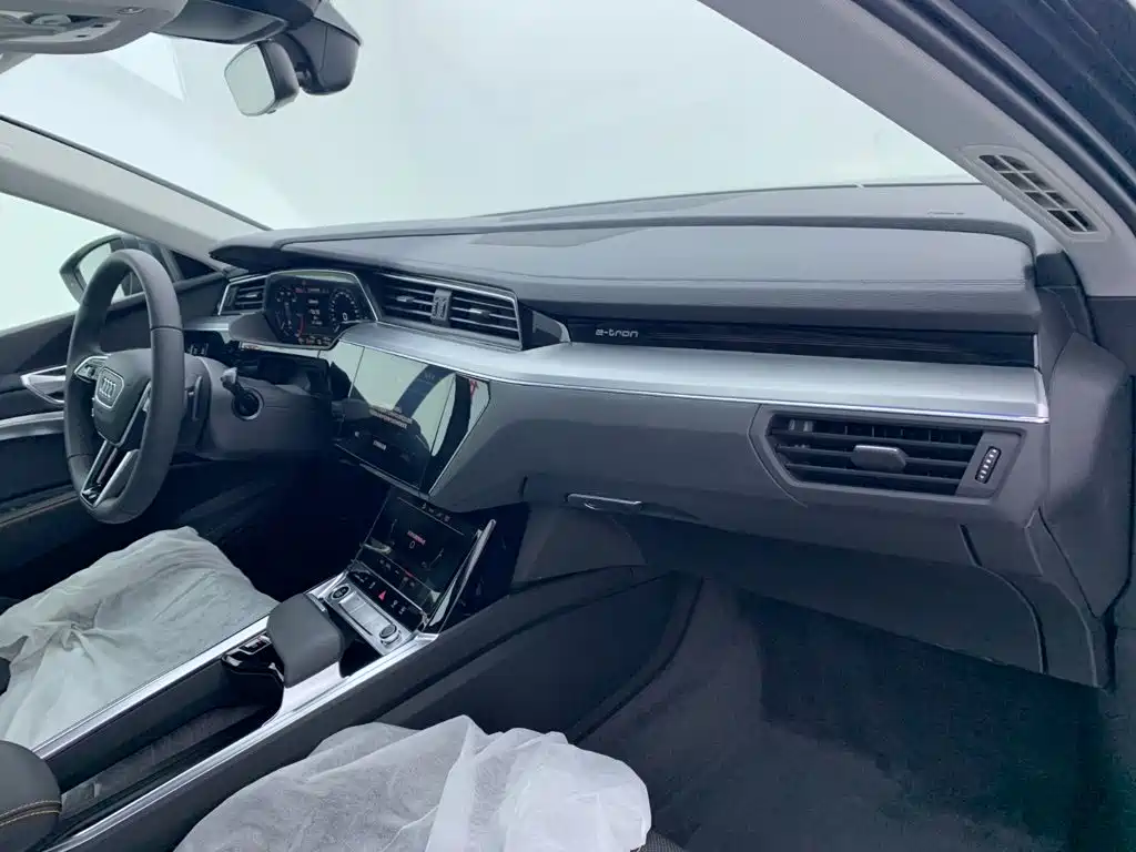 Audi e-tron — миниатюра 18