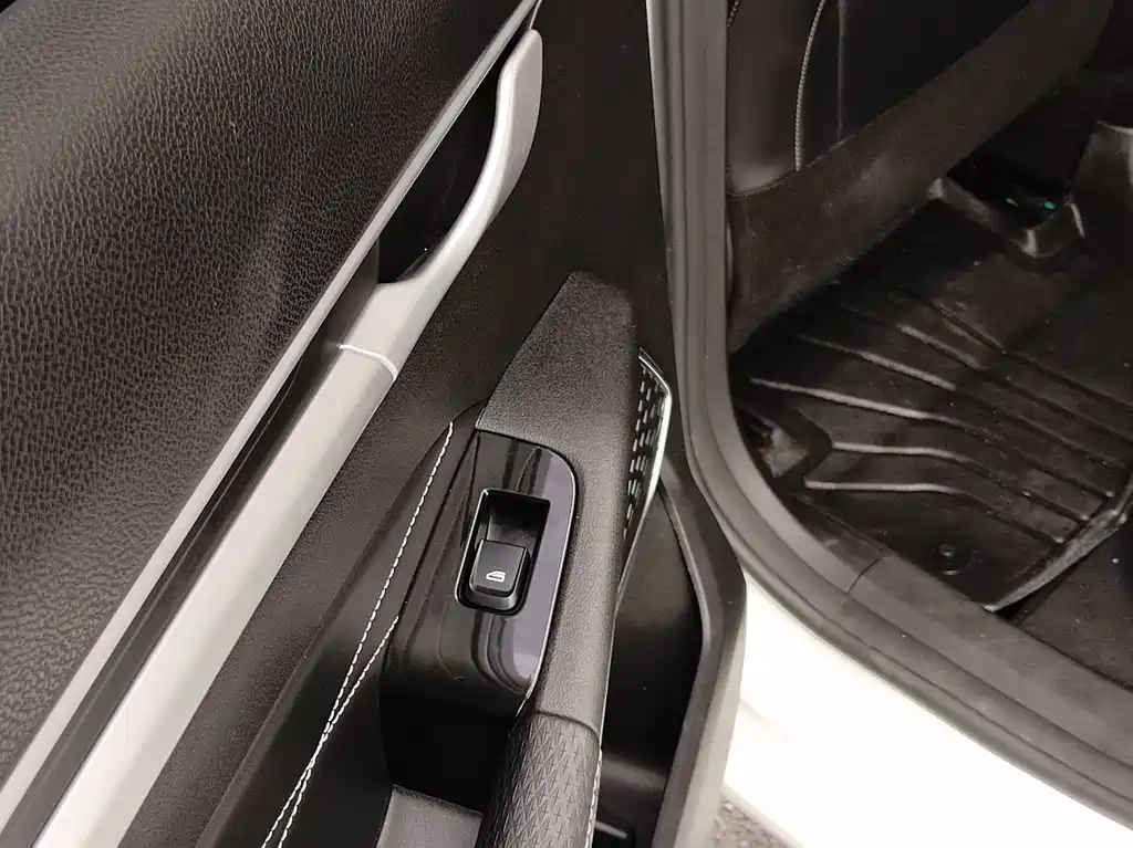 Geely Emgrand — миниатюра 16