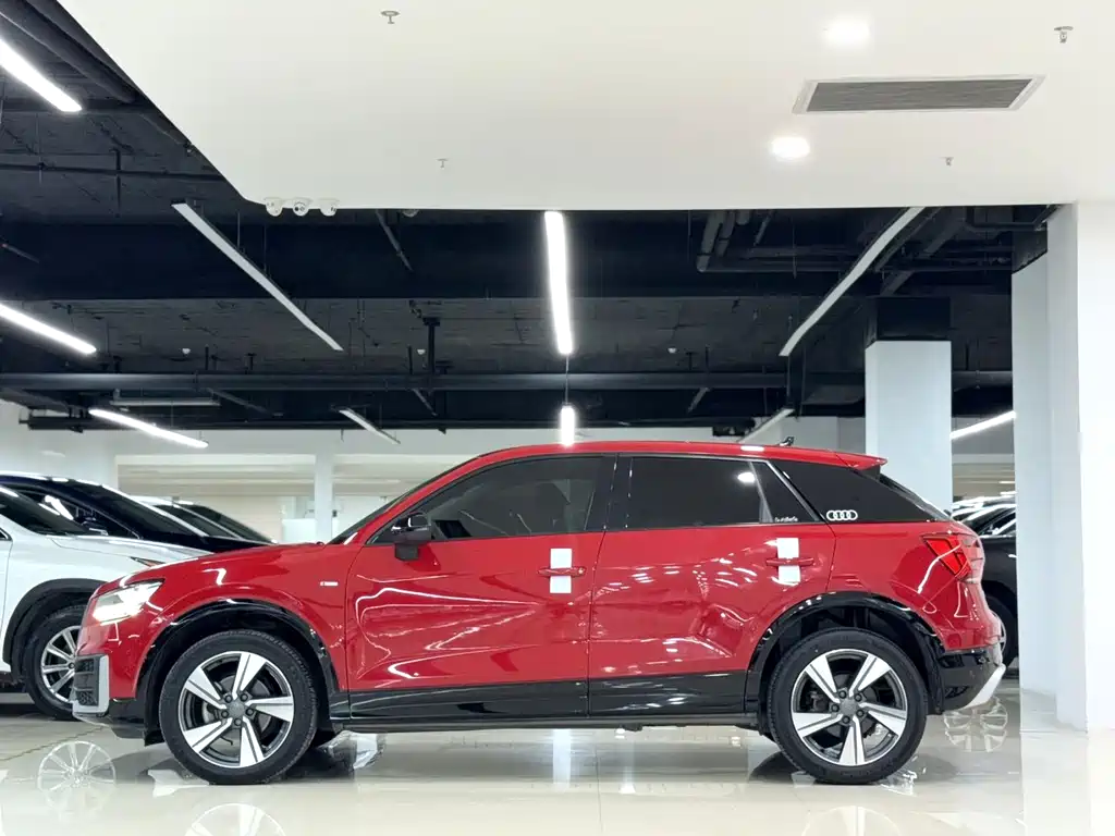 Audi Q2L — миниатюра 2