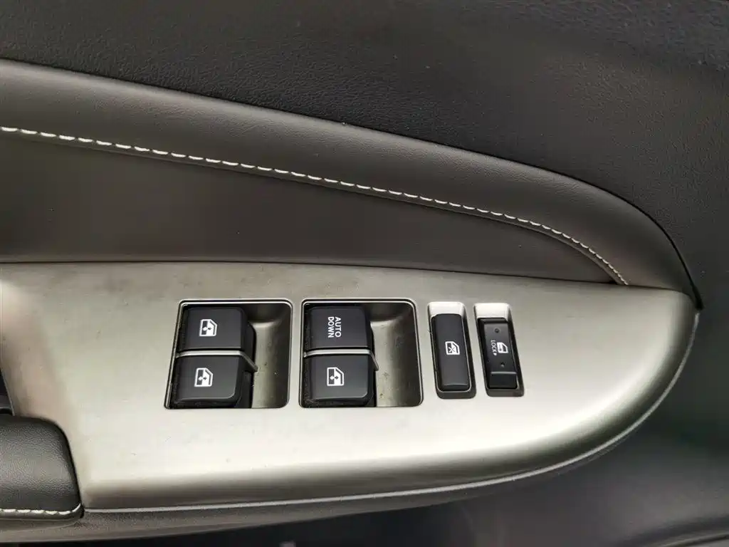 CHANGAN CHANGAN AUCHAN COSAI 5