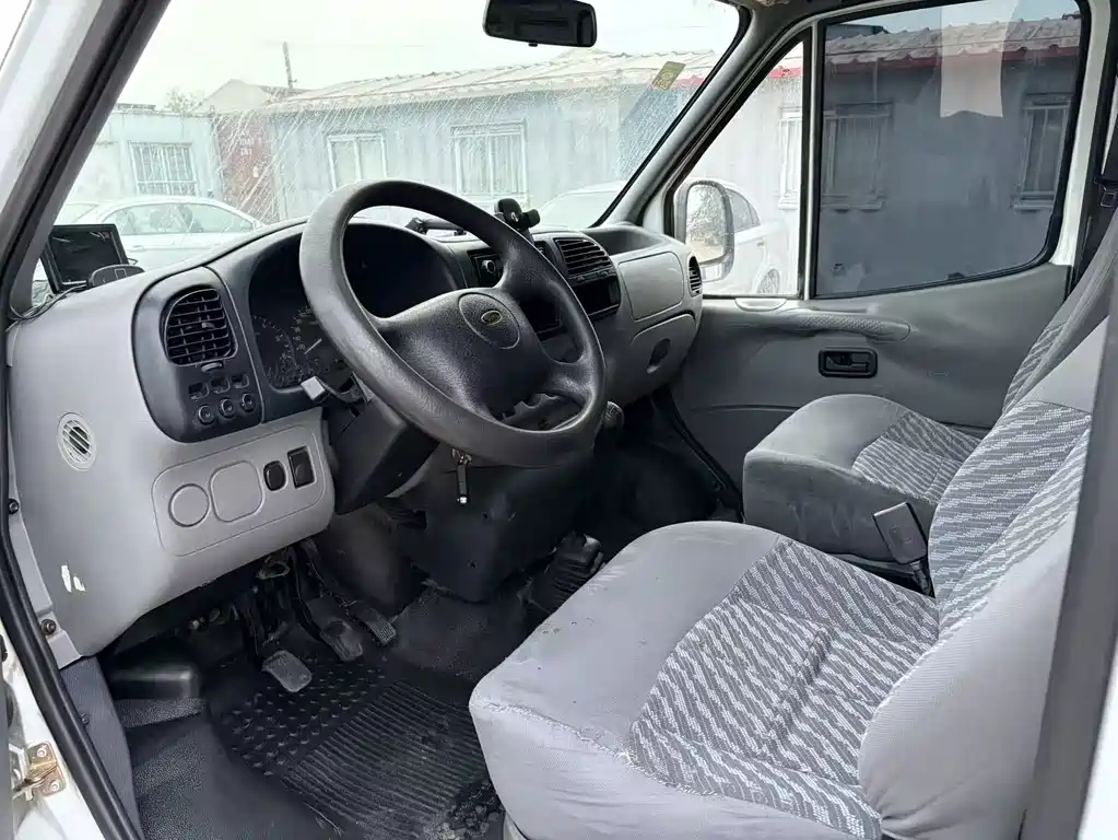 Ford Transit Classic — миниатюра 12