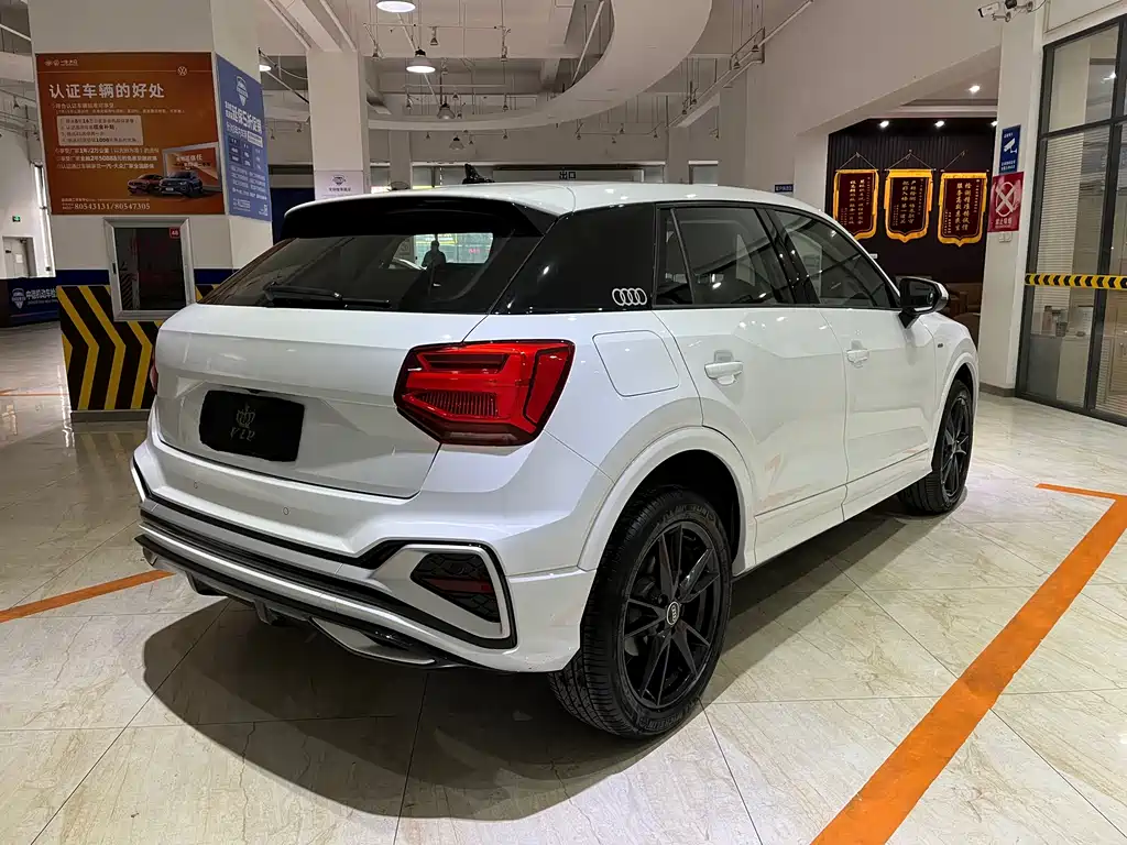 AUDI Q2L
