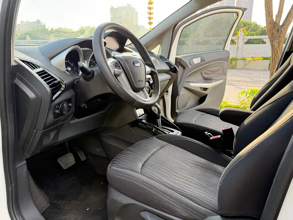 Ford EcoSport 2013 1.5L AT Luxury