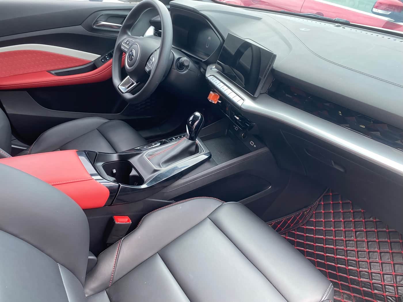 MG MG5 1.5 л 2022 г. Белый, пробег 30000 км