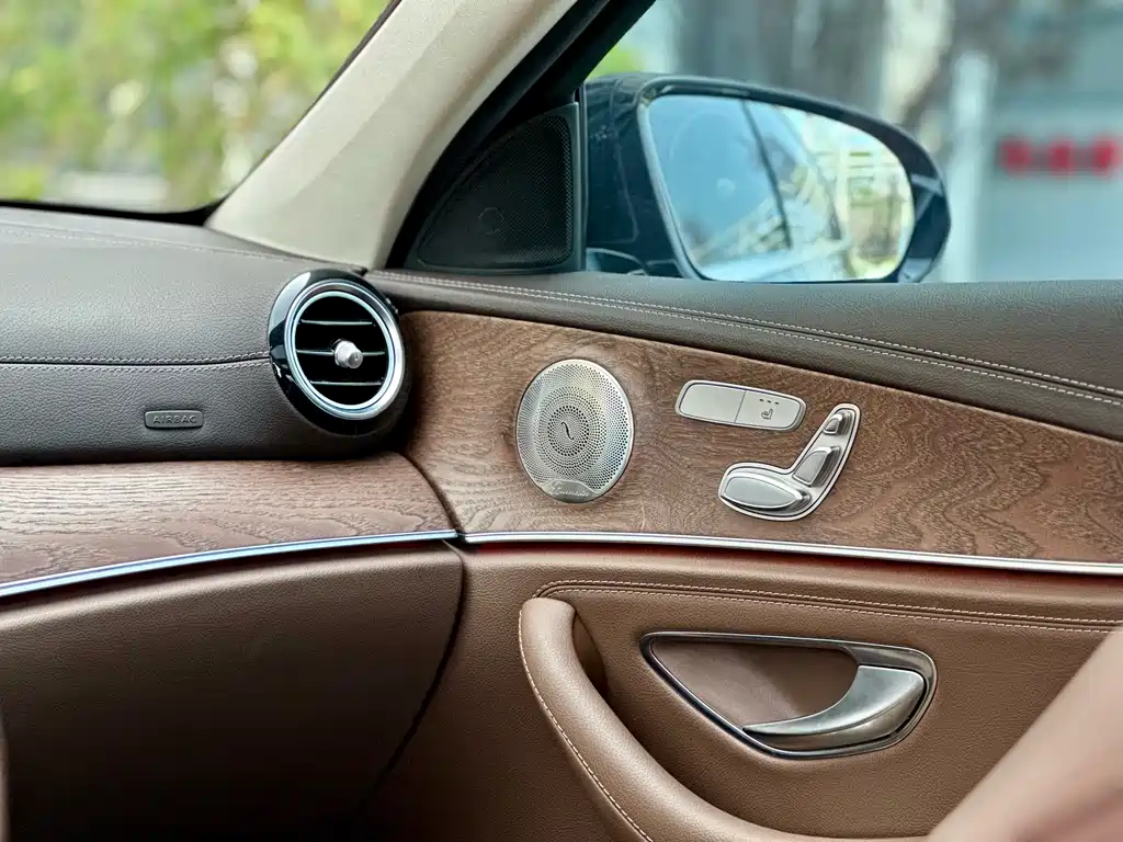 MERCEDES-BENZ E CLASS