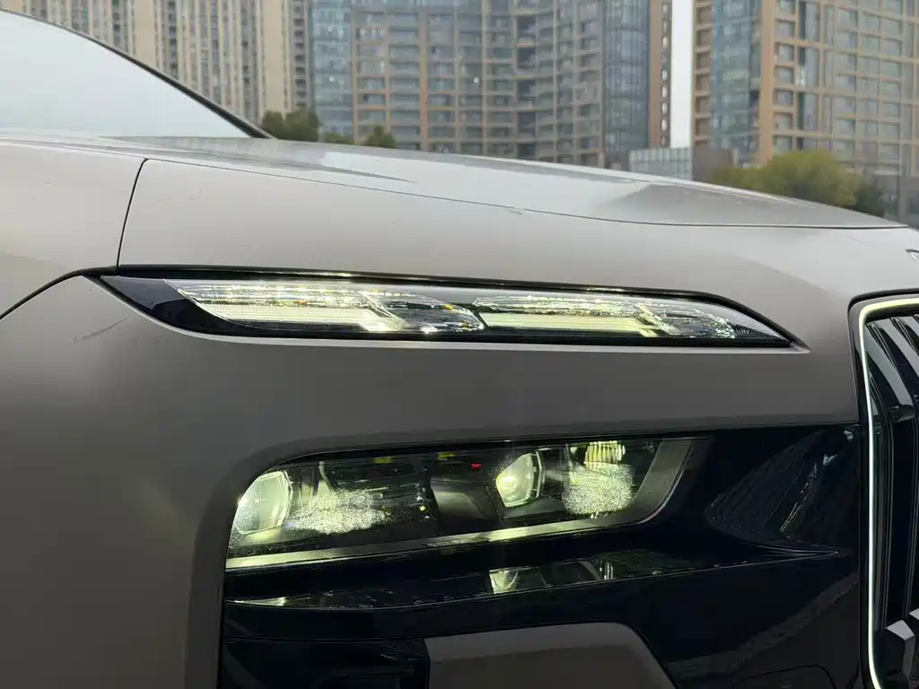 BMW i7 — миниатюра 11