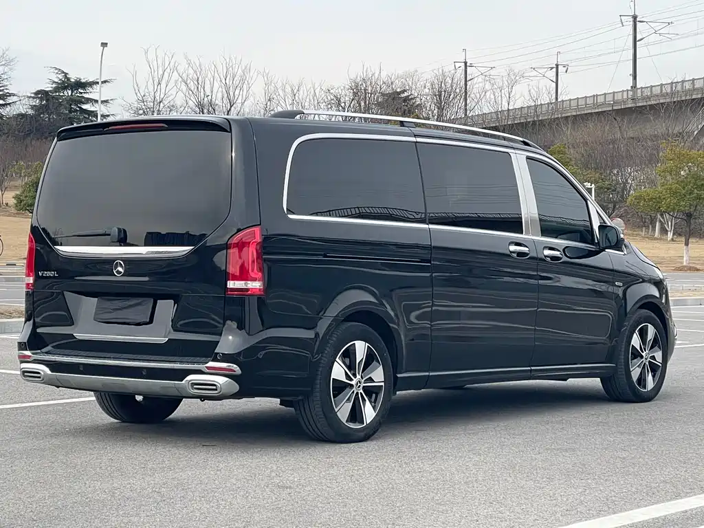 MERCEDES-BENZ V CLASS