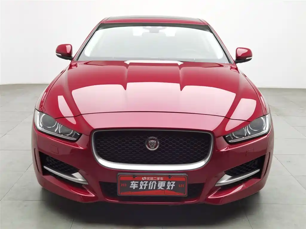 JAGUAR XE