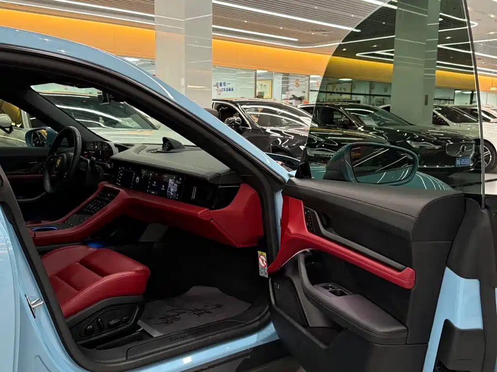 Porsche Taycan — миниатюра 11