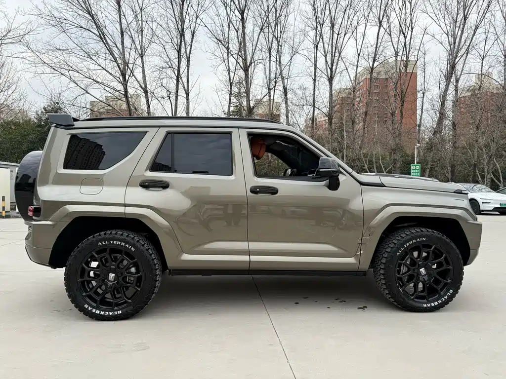 TANK TANK 700 NEW ENERGY