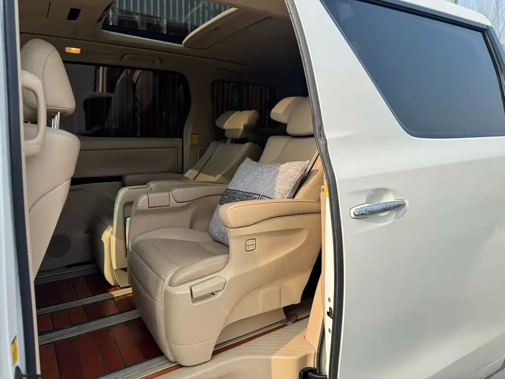 Toyota Alphard 2012 3.5L Luxury