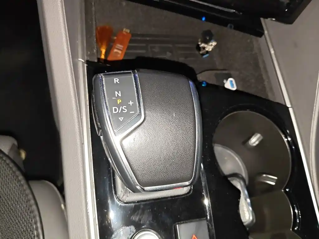 Volkswagen Touareg — миниатюра 16