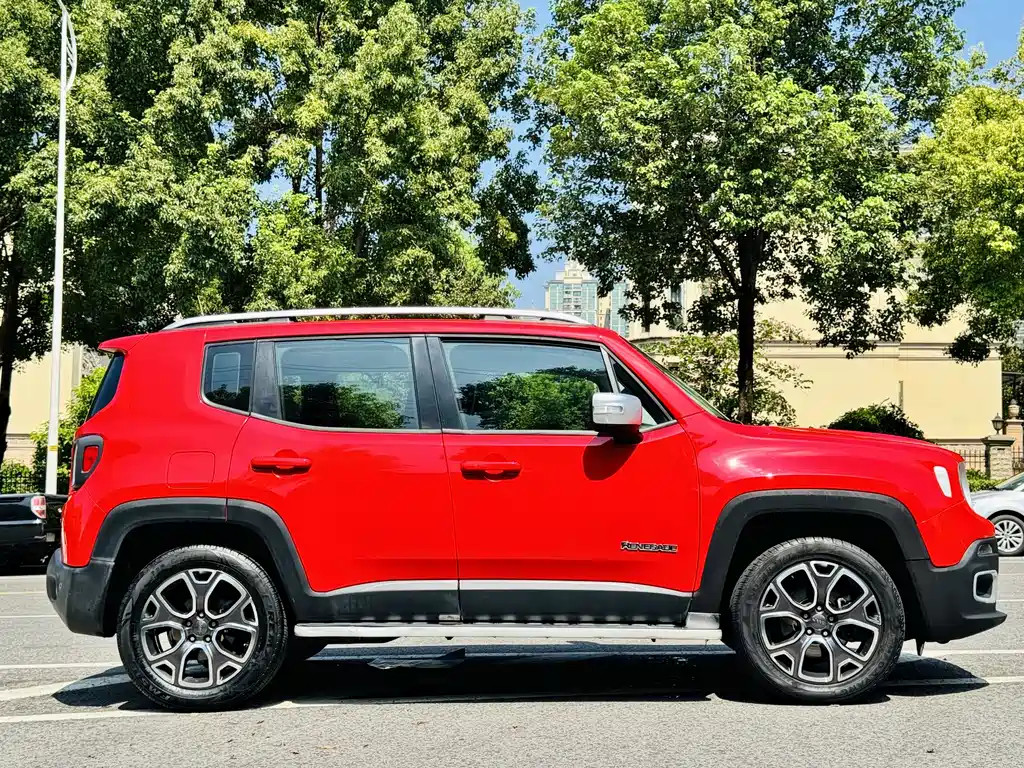 Jeep Renegade 180TS Auto 4WD All-round Edition, фото 17