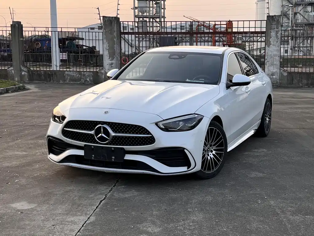 Mercedes-Benz C-Class 2024