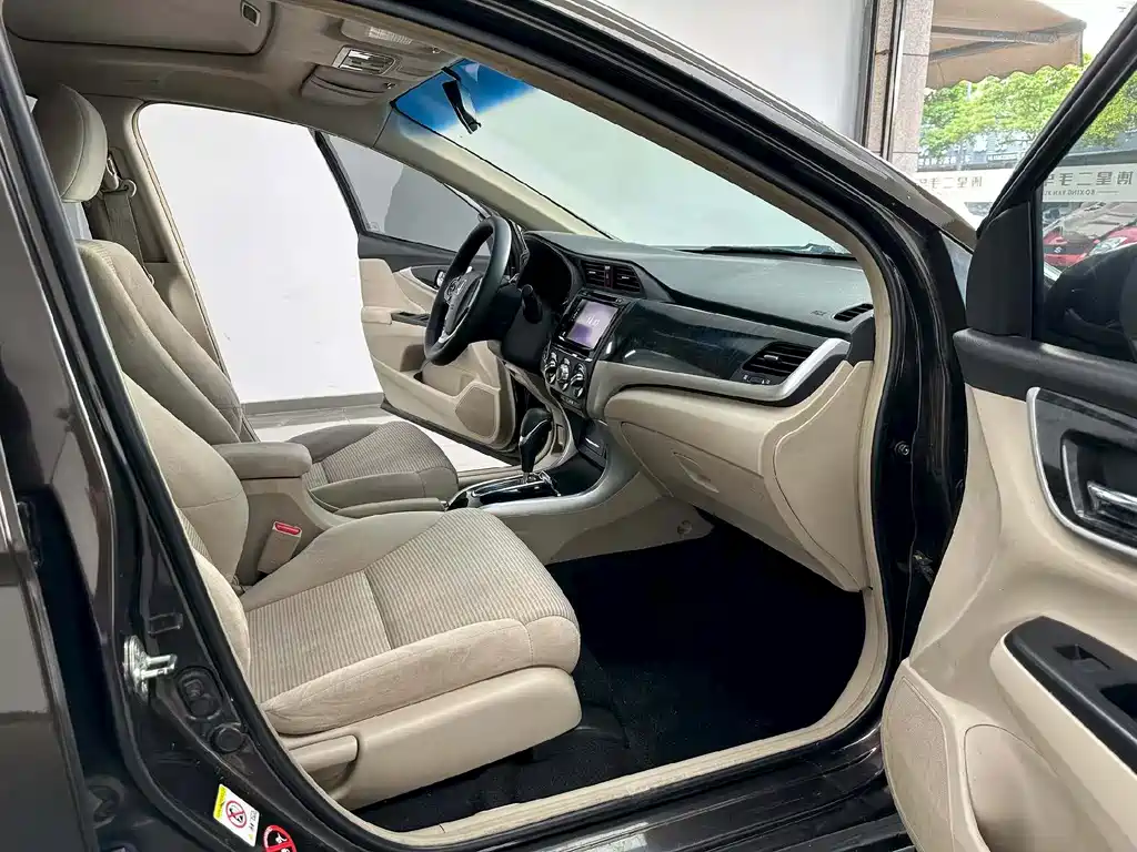 Honda Crider 2013 1.8L AT Luxury