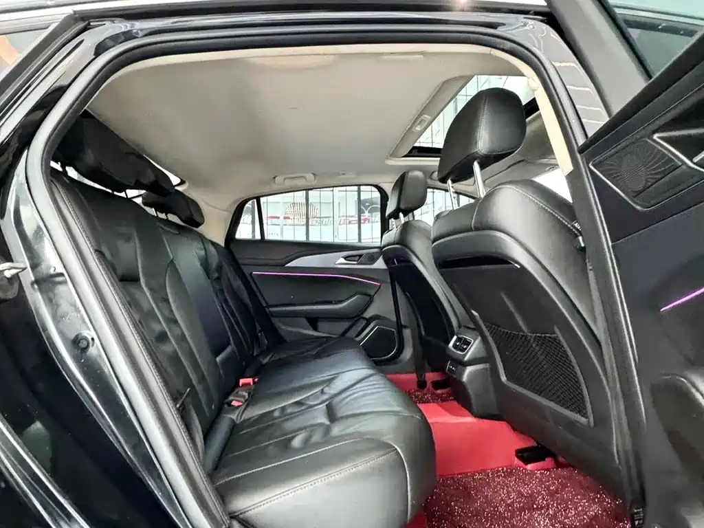 Hongqi H5 2022 1.8T AT