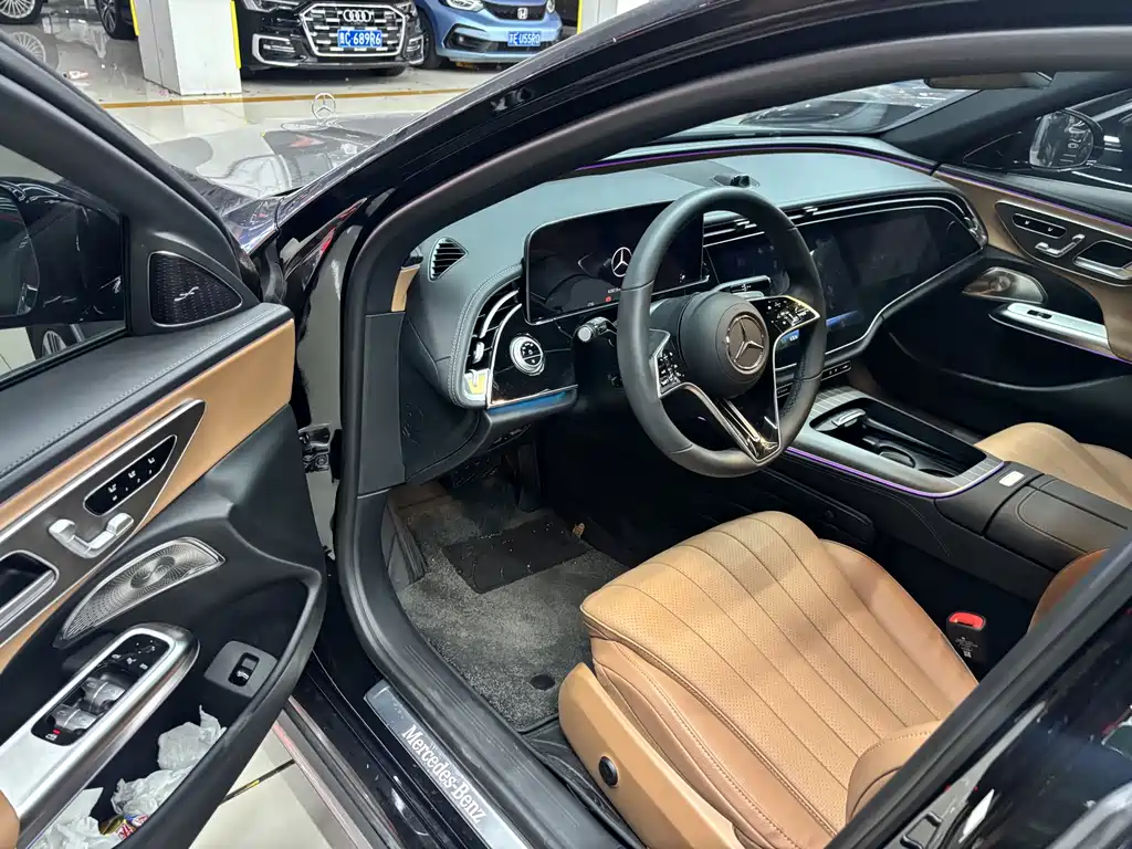 Mercedes-Benz E-Class — миниатюра 3