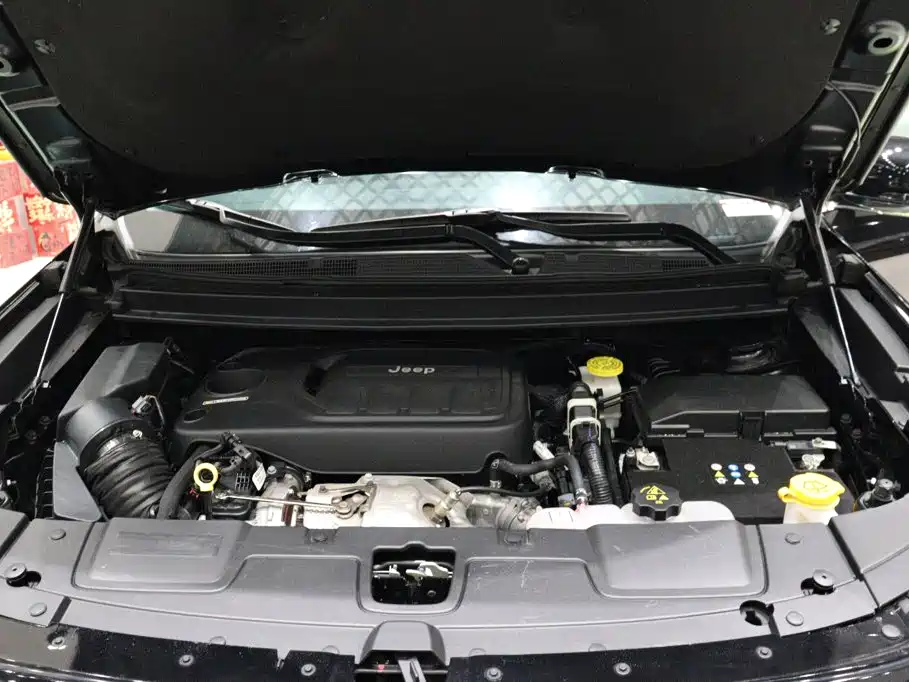 Jeep Grand Commander — миниатюра 25
